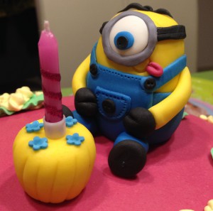 Minion Geburtstagstorte