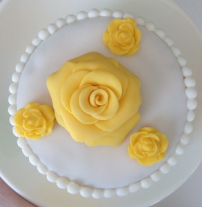 Rose aus Rollfondant