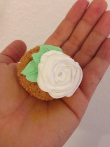 Mini-Muffins mit Rose